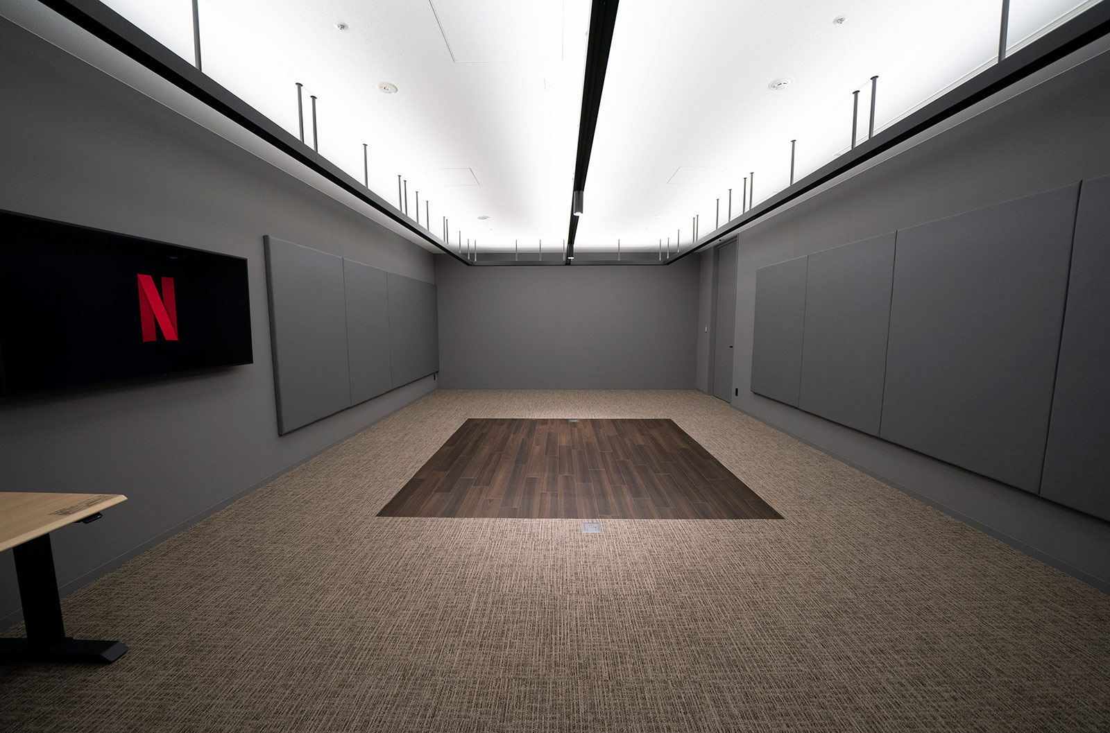  strongLab:/strong This multi-functional space is designed to be a versatile room for innovation, like testing out new creative technologies such as vr or playing around with the latest motion capture technologies.